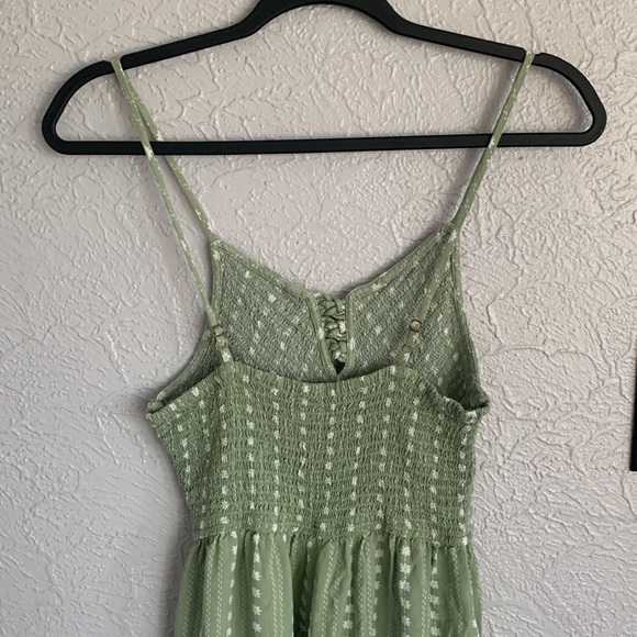 Green floral jumper. - Picture 3 of 4